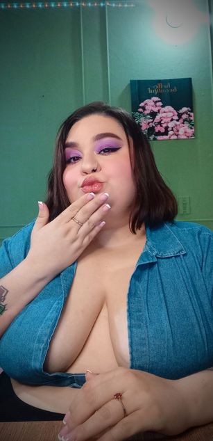 Model - Tiffany Laurens findom