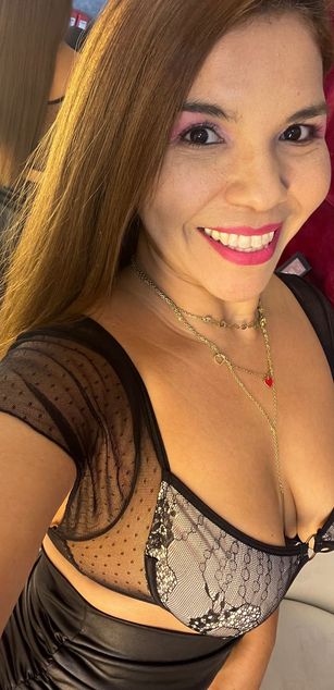 Model - Kasandra Hale deepthroat