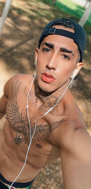 Model - Donovan feet