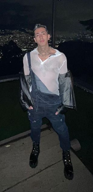 Model - Donovan feet