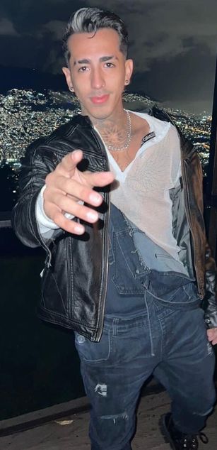 Model - Donovan feet