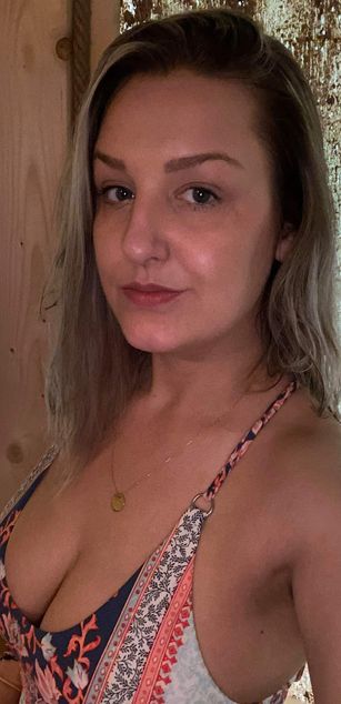 Model - MayaTrainor deepthroat