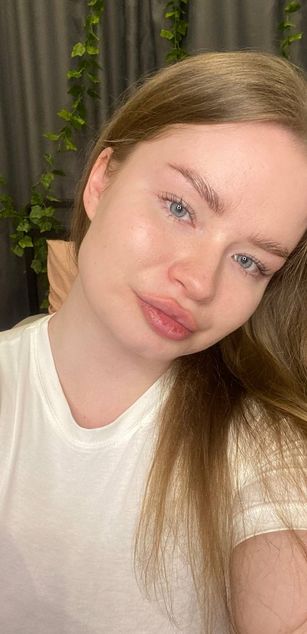 Model - VikiGlem deepthroat