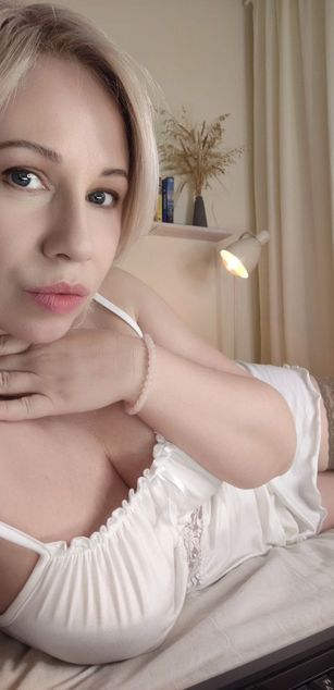 Model - Mary_Linn blowjob