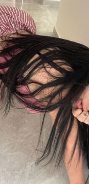 Model - Cloe whitex bigtits