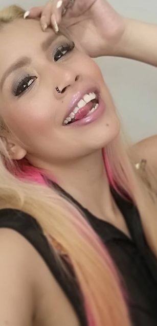 Model - Abi_4u deepthroat