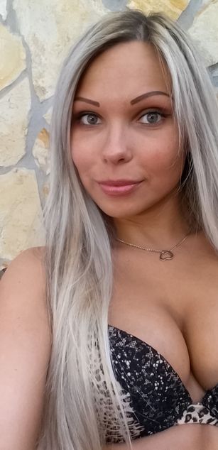 Model - Goddess Barbie Femdom Hottie bigtits