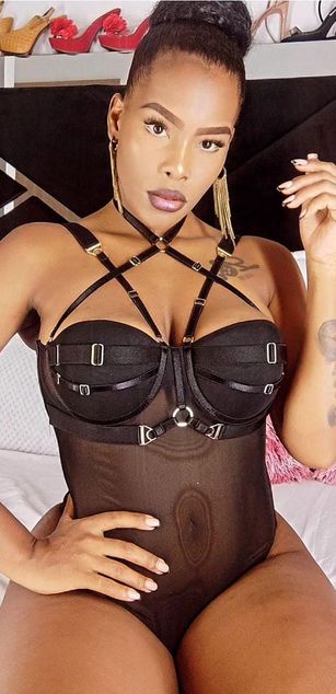 Model - Ashanty D.Brown pussy