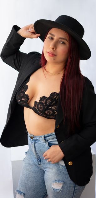 Model - paulina castro deepthroat