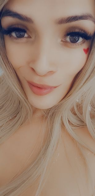 Model - Jessica Honey bigass