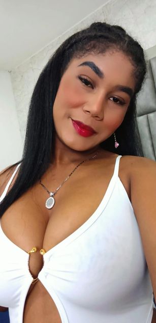 Model - AlisonJames deepthroat