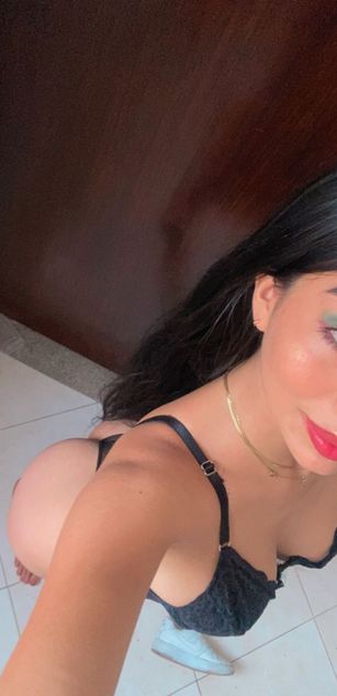 Model - Abby Gray deepthroat