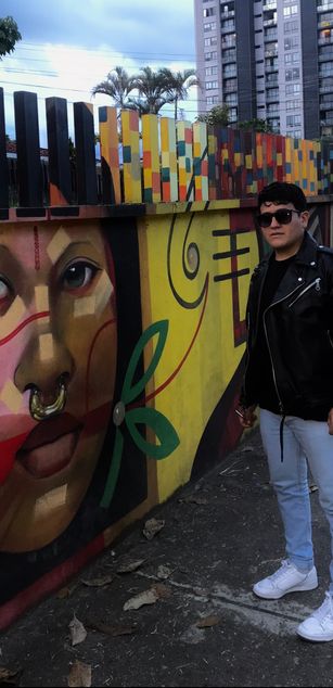 Model - oliver_price1 bigass