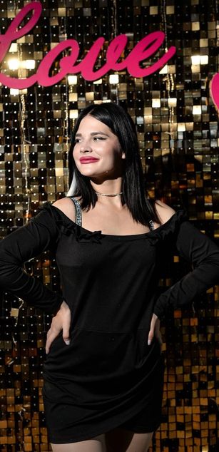 Model - MoonCat striptease