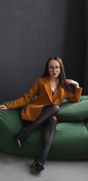 Model - Emily Moon striptease