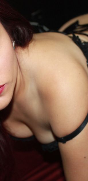 Model - LaurySquirt pussy