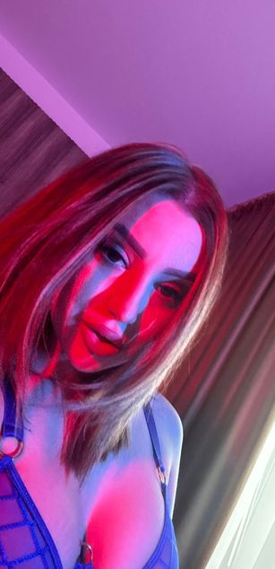 Model - AnnaSage blowjob