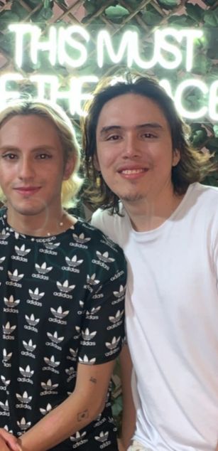 Model - Laden And Aroon toys