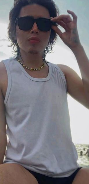 Model - Laden And Aroon toys