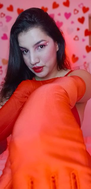 Model - Carmen Carmesi dirtytalk