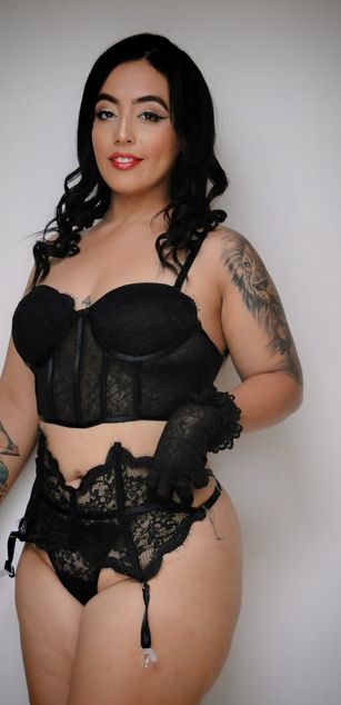 Model - Chloe Taylor milf