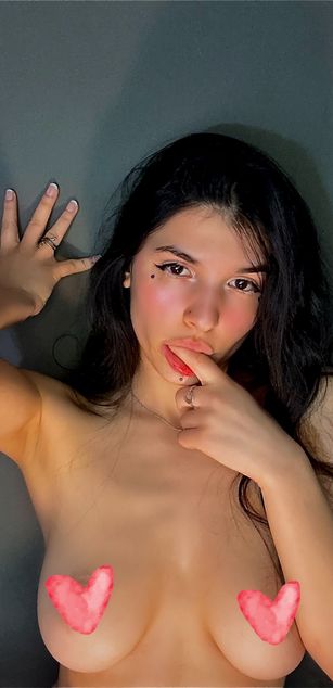 Model - LucyPurple sexy