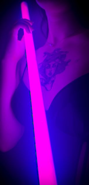 Model - Anna_Baker boobs