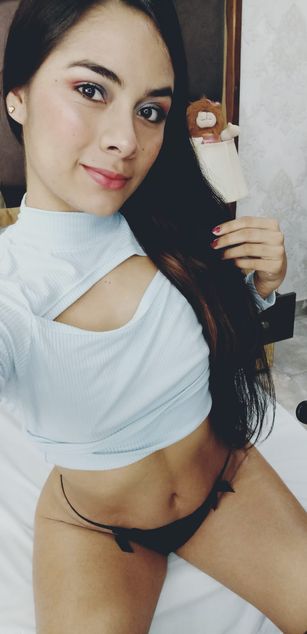 Model - NicoleEsposito deepthroat