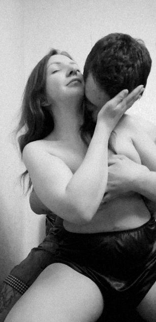 Model - Roberto and Linda sexy