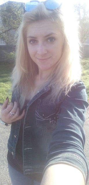 Model - NotBoringGirl beauty