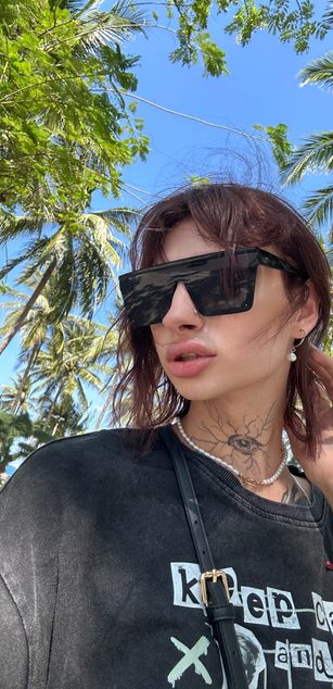 Model - Molly striptease