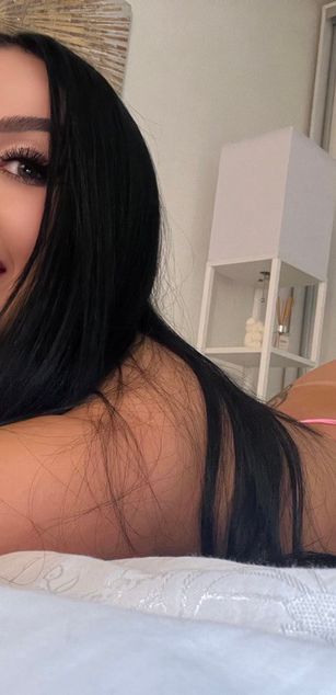 Model - kimberry bigtits