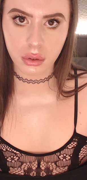 Model - SerenaShieldsT femdom