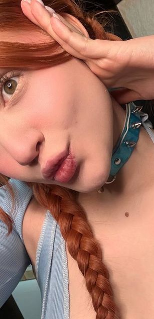 Model - Sonya blowjob