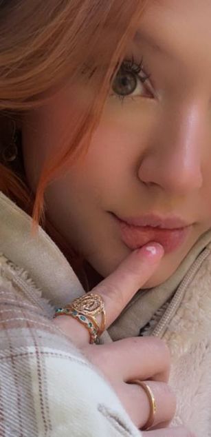 Model - Sonya blowjob