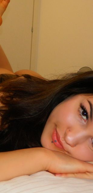 Model - LucyPurple sexy