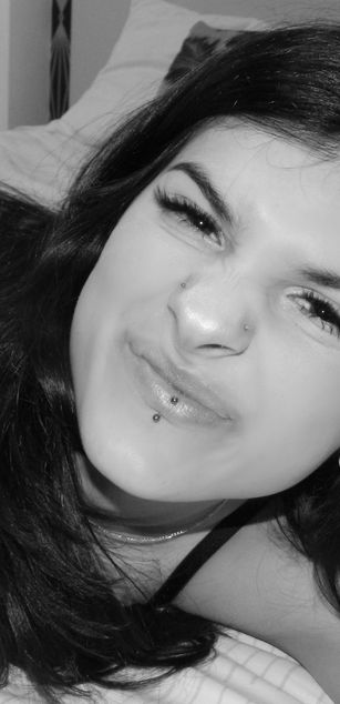 Model - LucyPurple sexy