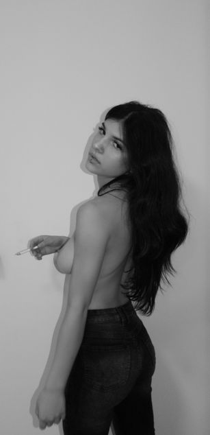 Model - LucyPurple sexy