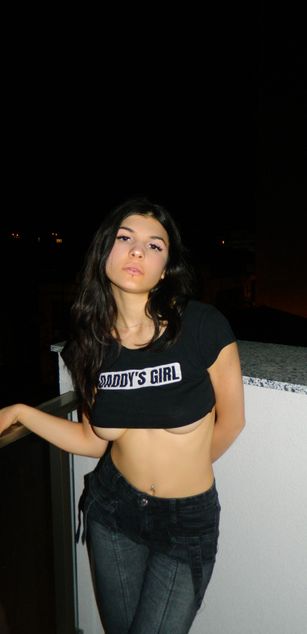 Model - LucyPurple sexy