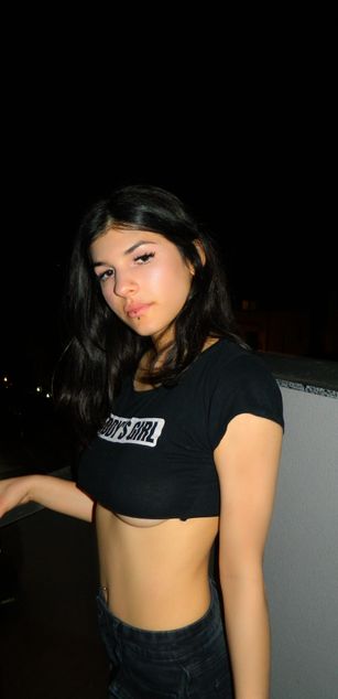 Model - LucyPurple sexy