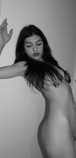 Model - LucyPurple sexy