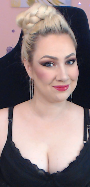 Model - Miss Lexy Gold fetish