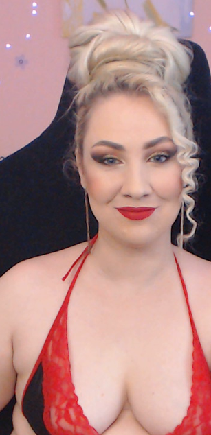 Model - Miss Lexy Gold fetish