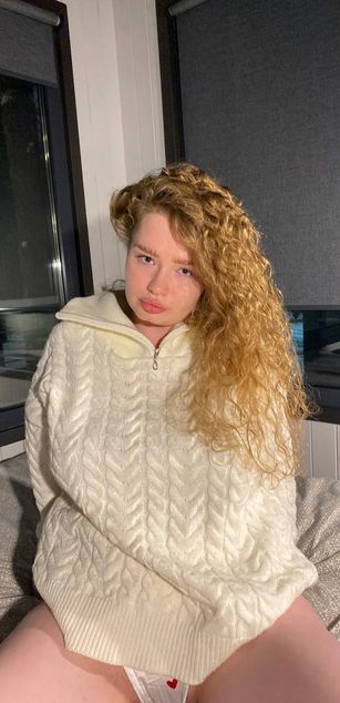 Model - VikiGlem deepthroat