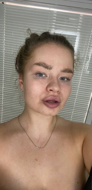 Model - VikiGlem deepthroat