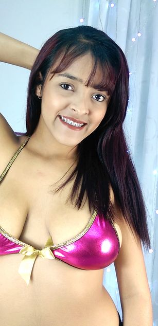 Model - Scarlett Puentes toys