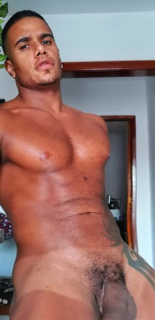 Model - Fernando Ferraz nipples
