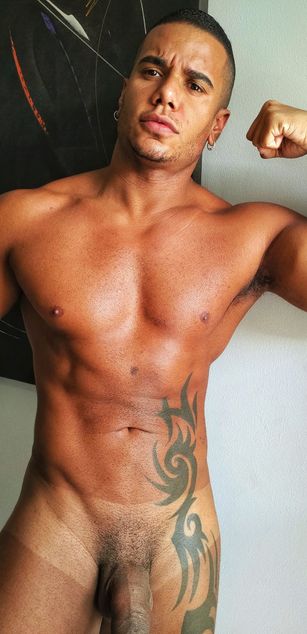 Model - Fernando Ferraz nipples
