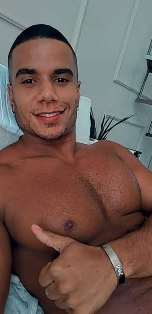 Model - Fernando Ferraz nipples