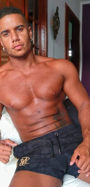 Model - Fernando Ferraz nipples